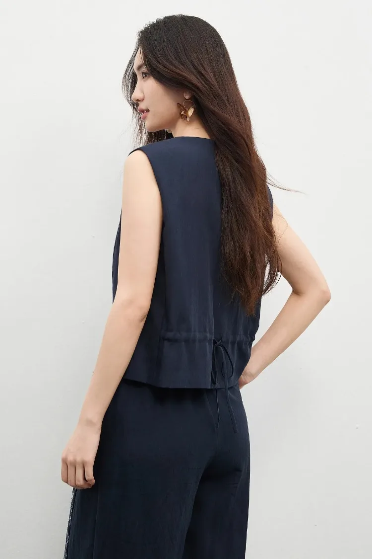 SENTUBILA Damen Weste mit V-Ausschnitt, Sommer 2026, Neues Minimalistisches Pendler-Design, Einfache Ärmellose Oberbekleidung mit Kordelzug, 162JA4957 – Detail 18