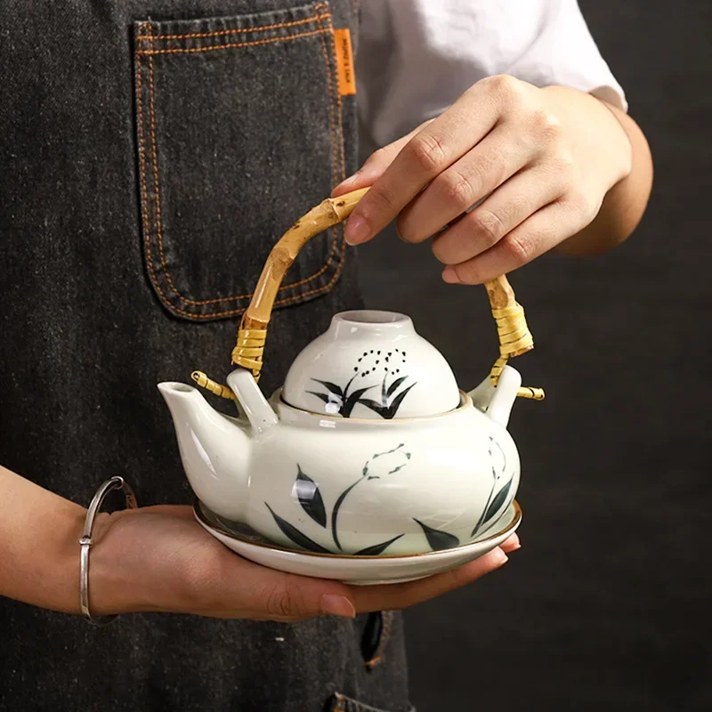 Japanese ceramic teapot retro cuisine restaurant seafood soup pot household hand pot wholesale creative small soup pot