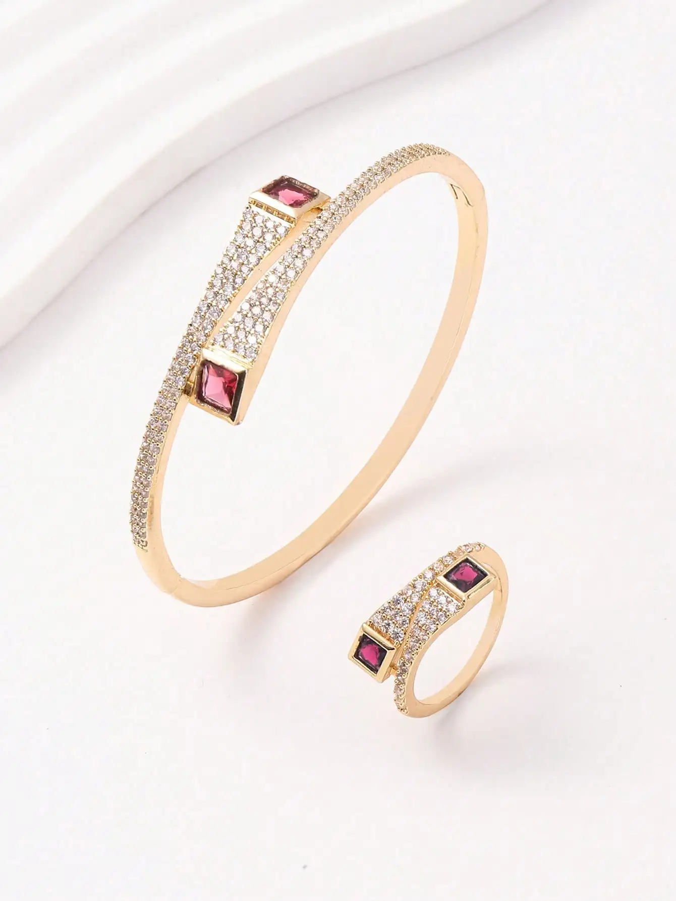 1 new women\'s 14K gold plated copper niche design classic Serpentine square Diamond bracelet ring set