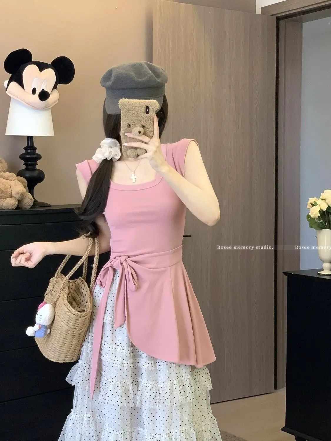 เอวแคบผู้หญิงเสื้อTอเนกประสงค์อารมณ์บินแขนเสื้อยืดฤดูร้อน 2025 สีทึบสแควร์คอด้านบน