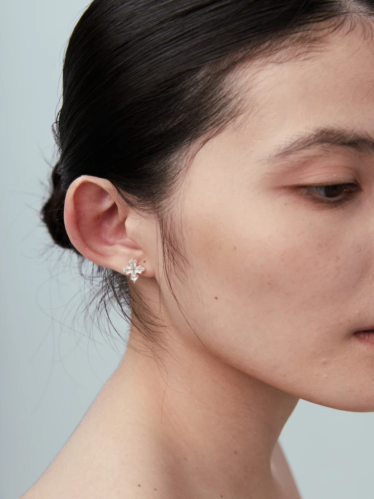 

Cool Retro Cross Pattern Stud Earrings Antique Silver Fashionable Unique Design Allergy Free 925 Silver Geometric Shape Unisex