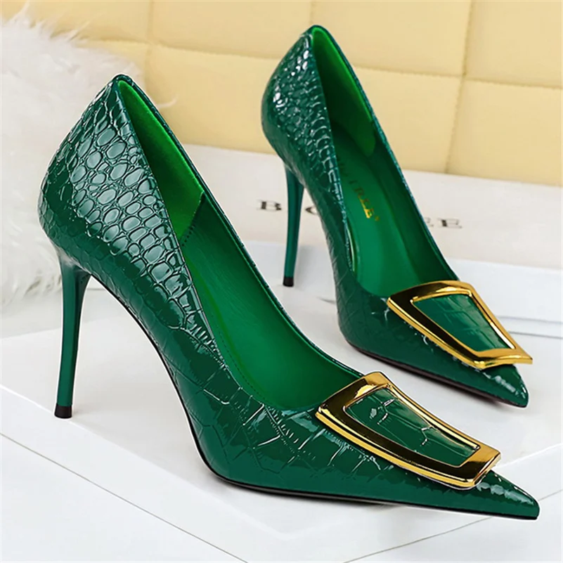 Women 10cm High Heels Pumps Pointed Toe Metal Buckle Heels Lady Serpentine Glossy Patent Leather Wedding Event Green Nude Shoes