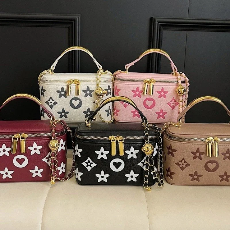 

Женская сумка через плечо с ручкой сверху, один размер, синяя сумка с клапаном на молнии и полосатым узором, классическая женская сумка среднего возраста для повседневного использования