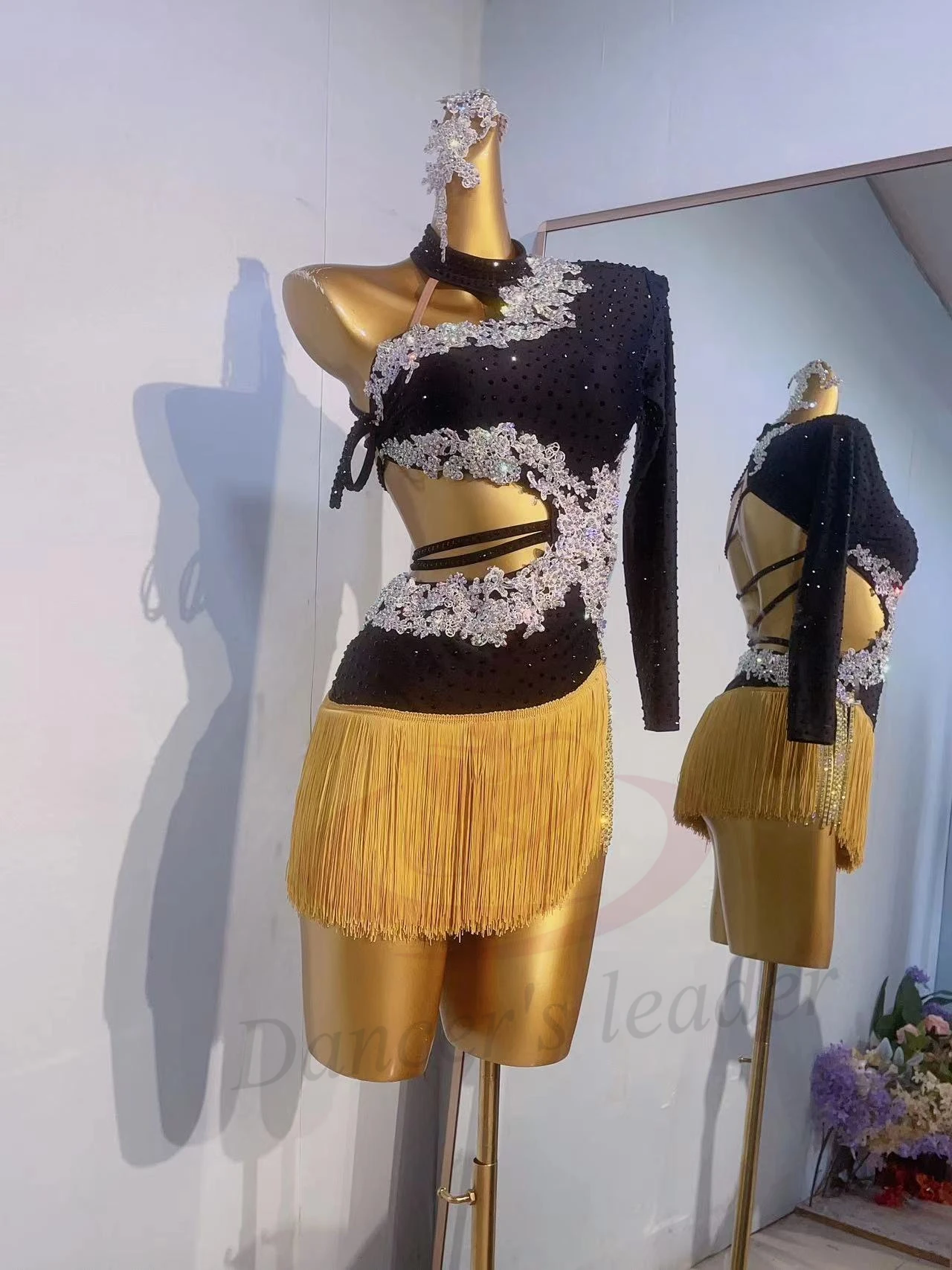 การแข่งขันเต้นรําละตินผู้หญิง High-end ที่กําหนดเอง 2 สี Patchwork Tango เสื้อผ้าสีดําชุดสระว่ายน้ํา