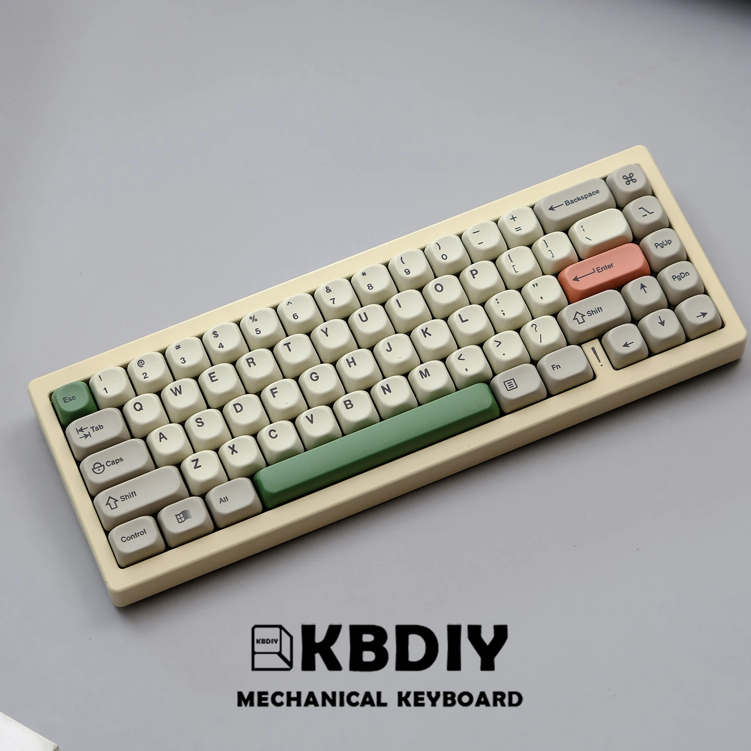 لوحة مفاتيح ريترو KBDiy ، KBDiy ، مجموعة مفاتيح ميكانيكية ، KMK Keycaps ، ملف تعريف KOA ، مخصص ، PBT ، مفاتيح MX ، ISO