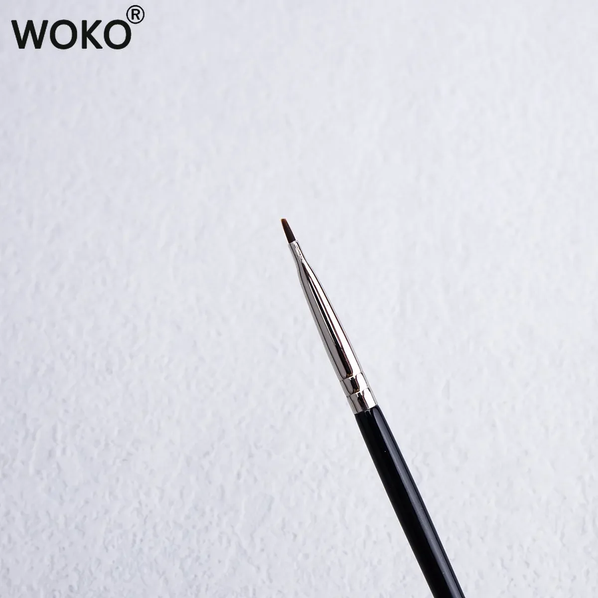 精密コンシーラーブラシ プロフェッショナルアイライナーメイクアップブラシ 精密薄型アイライナーコンシーラー 詳細なメイクアップツール