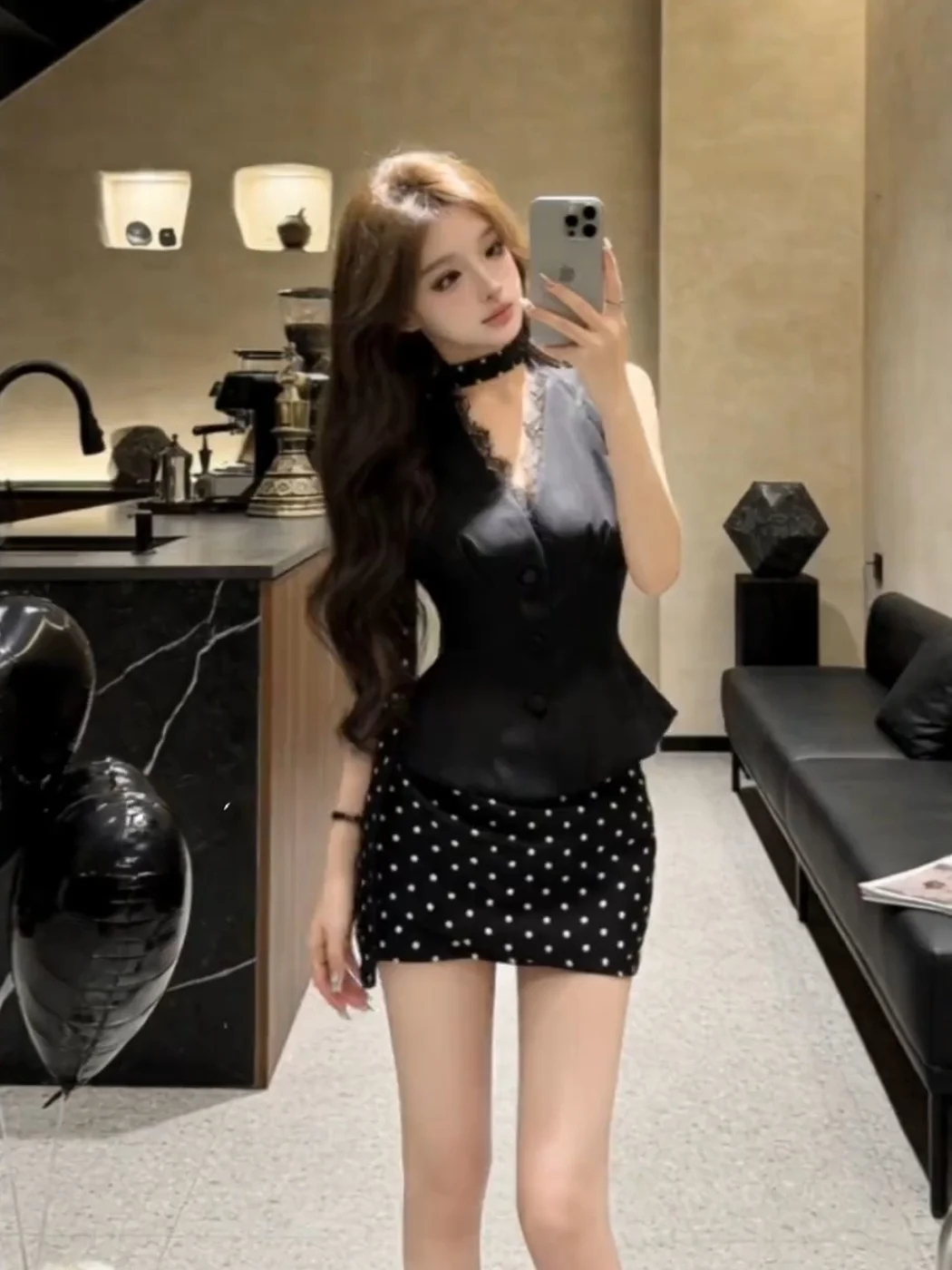 

Summer Chic Lace Splice V-Neck Sleeveless Vest And Polka Dot High Waist Short Skirt Two-Piece Set for Women Gentlewomanly