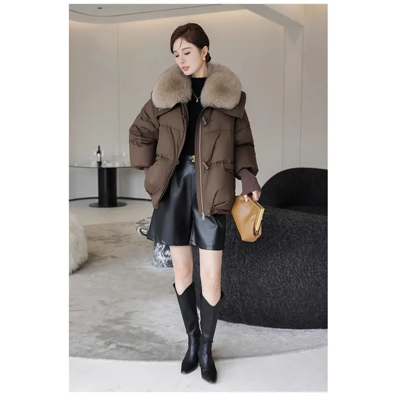 معطف نسائي قصير فضفاض مبطن بالقطن لشتاء 2025 سترة كورية مبطنة جديدة للسيدات بياقة من الفرو ملابس خارجية مبطنة بالقطن