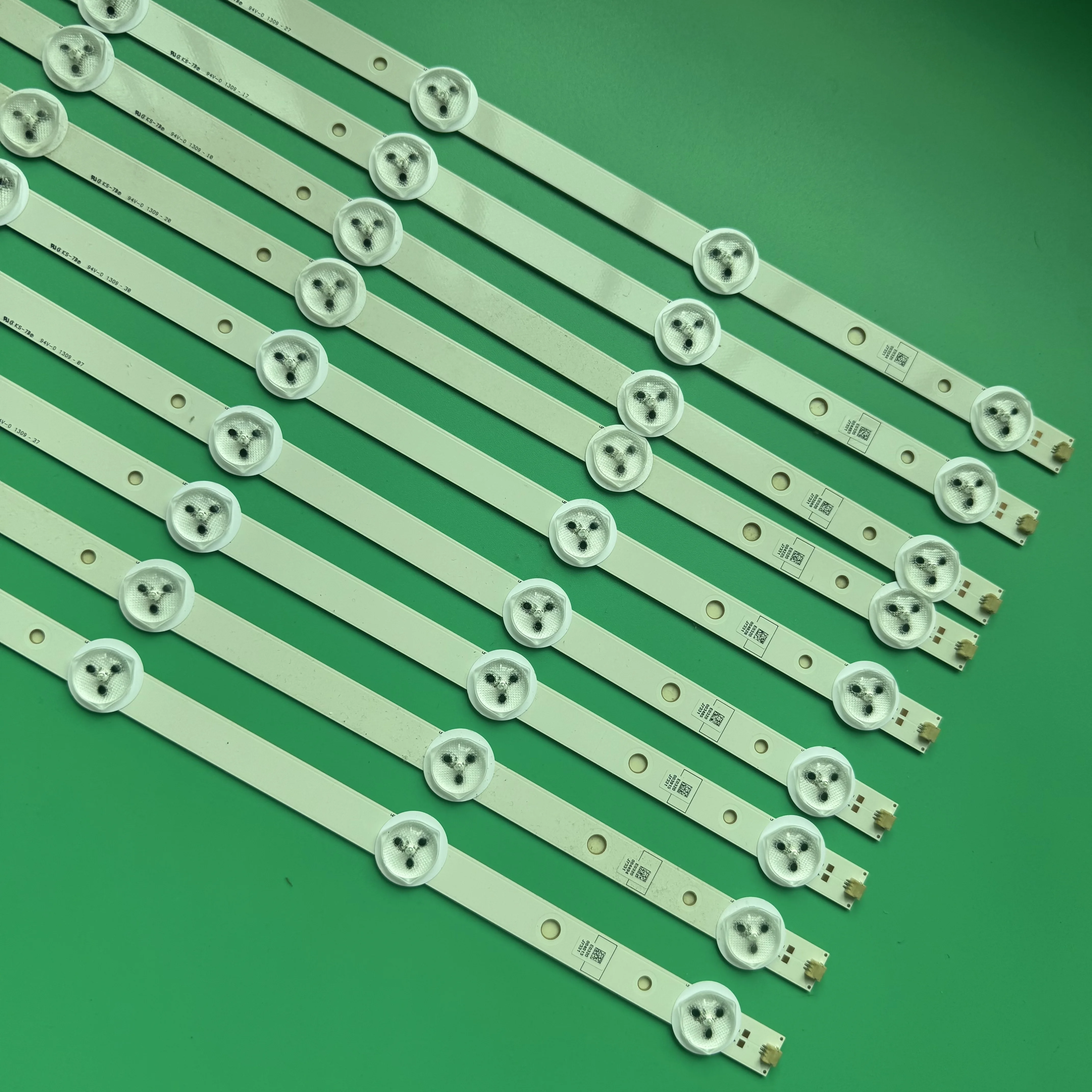 LED Ph39r25 Ph39r25dsg 39E320W 39E320 39E380S 39E320E 39E350D 39E350E SW 39 3228 05 REV1.1 1.0 120814 40LEM-3080/FT2C E39Q2510A