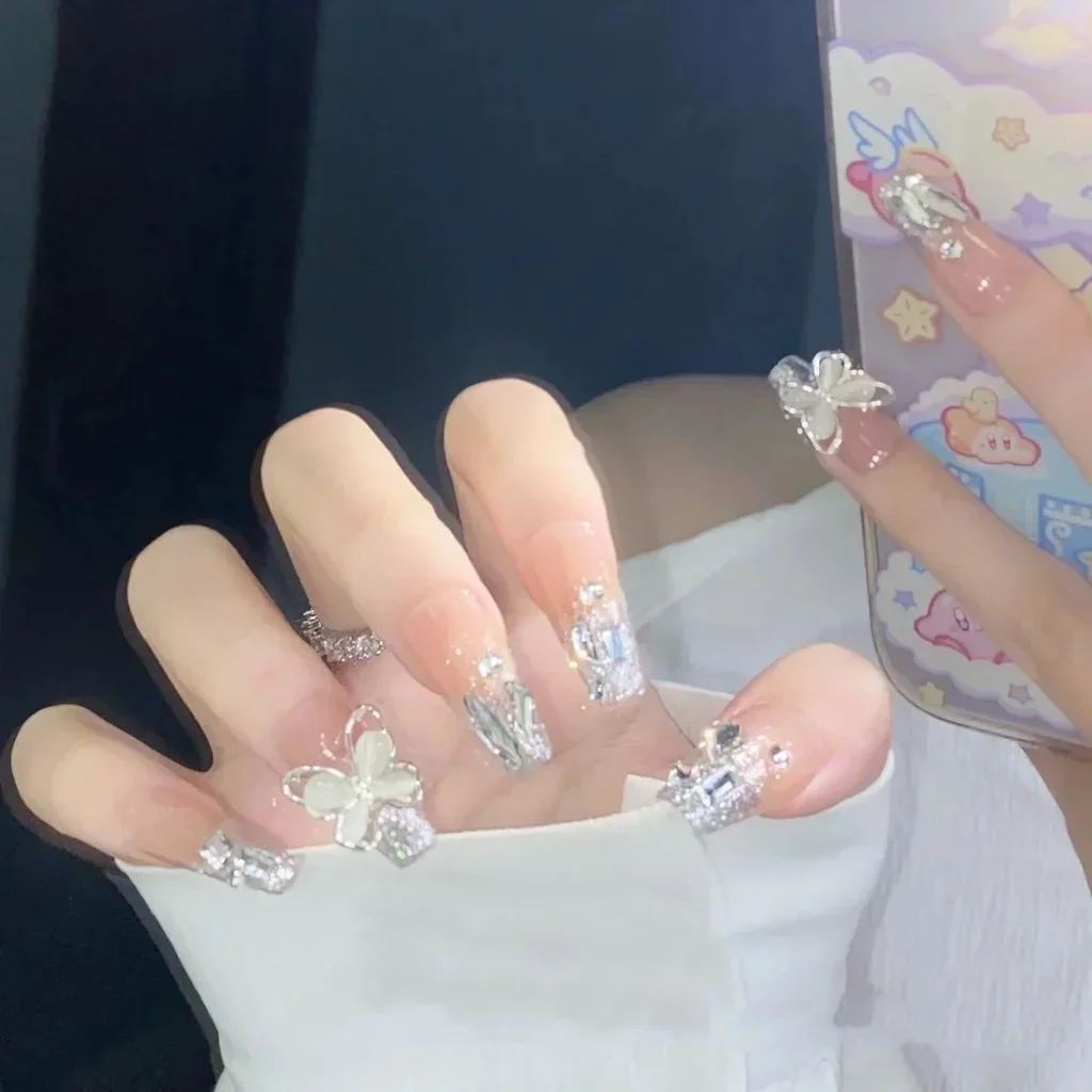 Gefälschte Nagel Maniküre Patch Flash Silber Diamant Schmetterling tragen Nagels tück fertiges Produkt künstliche Nagel künstliche Nägel mit Kleber