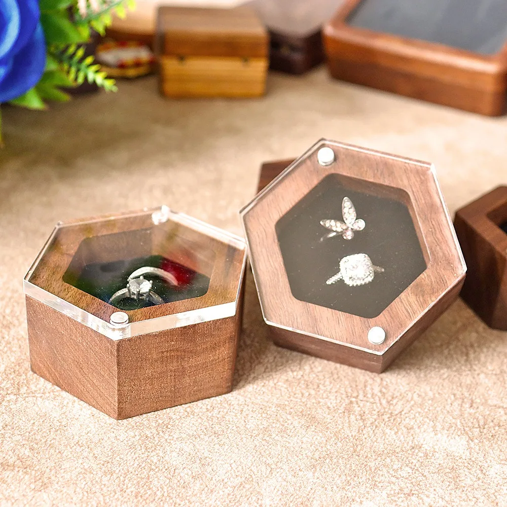 Wedding Band Magnetic Attraction Packaging Box Shopping Mall Jewelry Cabinet Display Tool Proposal Ring Retro Packaging Gift Box
