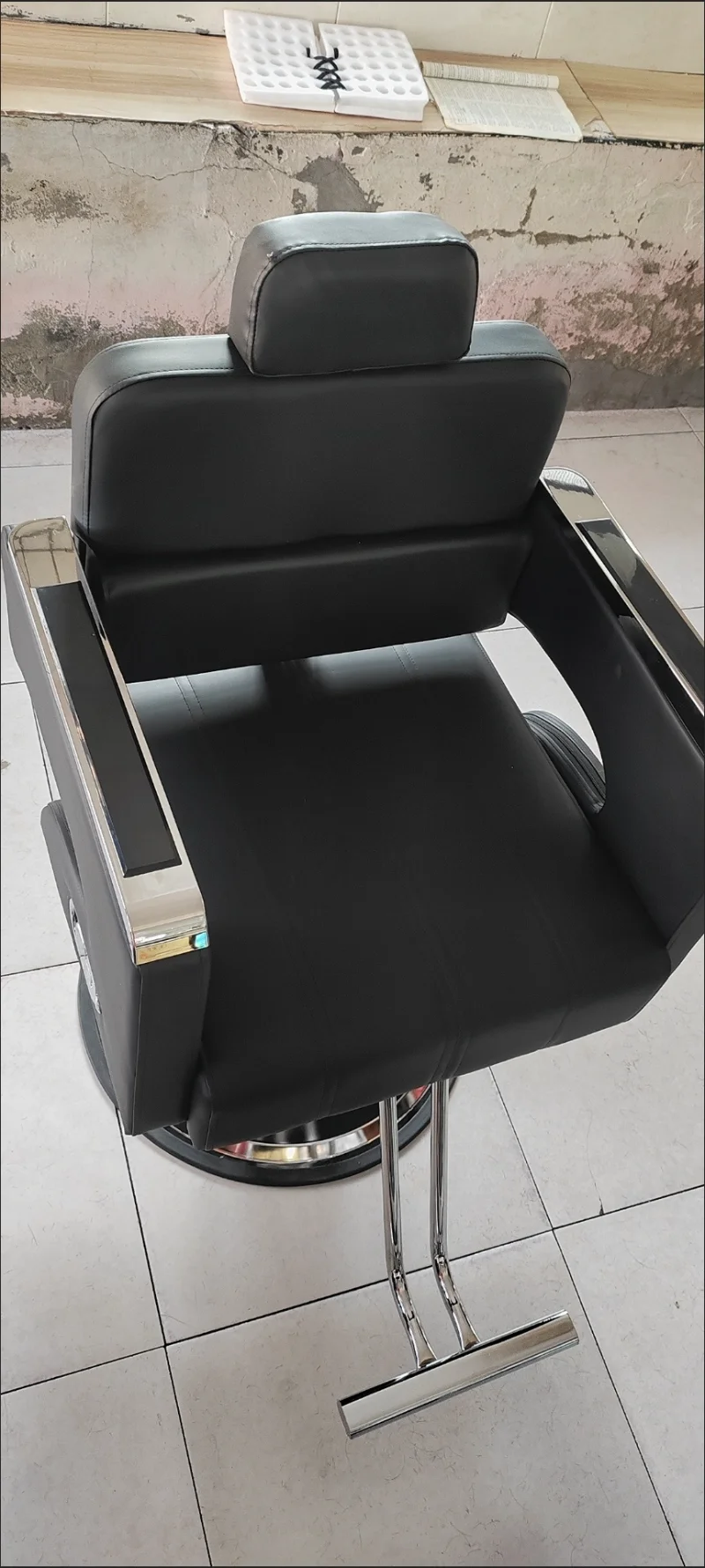 Professional Rotating Adjus Synthetic Leather Salon Barber Chair Commercial Hairdressing Chair for Stylist Salon Use