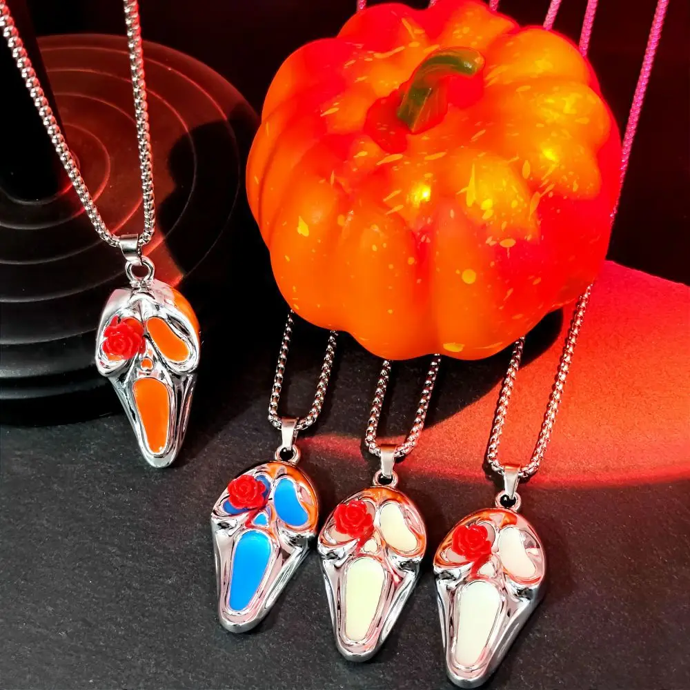 hot-selling Halloween personality exaggerated luminous skull pendant one-eyed rose screaming luminous mask necklace
