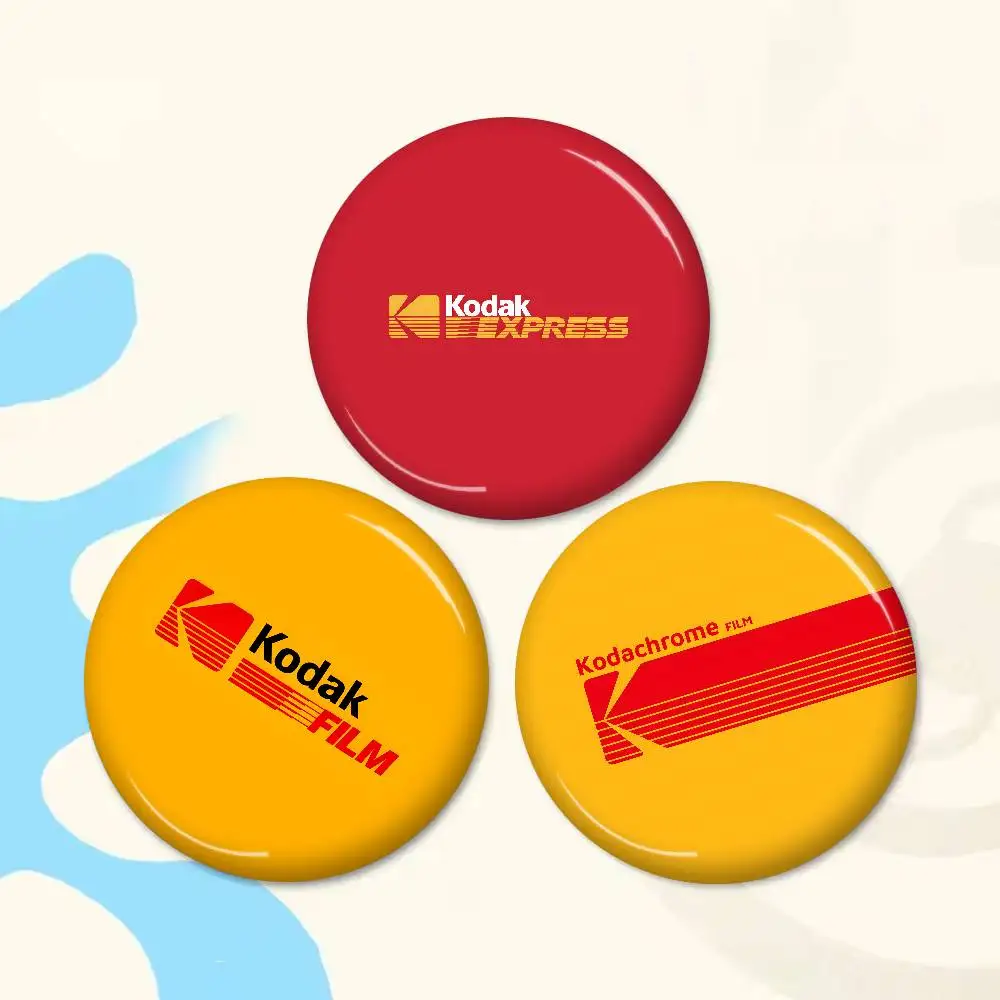 K-Kodak C-Camera Creative Pins Funny Round Snap-in Brooch Badge Backpack Hat Accessories Jewelry Gifts for Friend