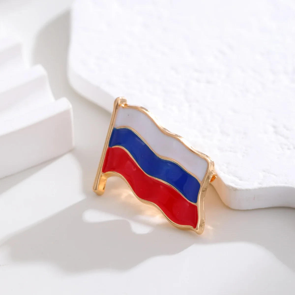 

Fashion Metal Russian Flag Brooches For Women Men Personalized Alloy Enamel Flag Brooch Lapel Pins Office Jewelry Friend Gifts