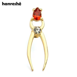 Hanreshe Medical Forceps Pin Brooch Dentist Jewelry Fashion Cute Inlaid Red Crystal Lapel Badge Gifts for Doctors Nurses
