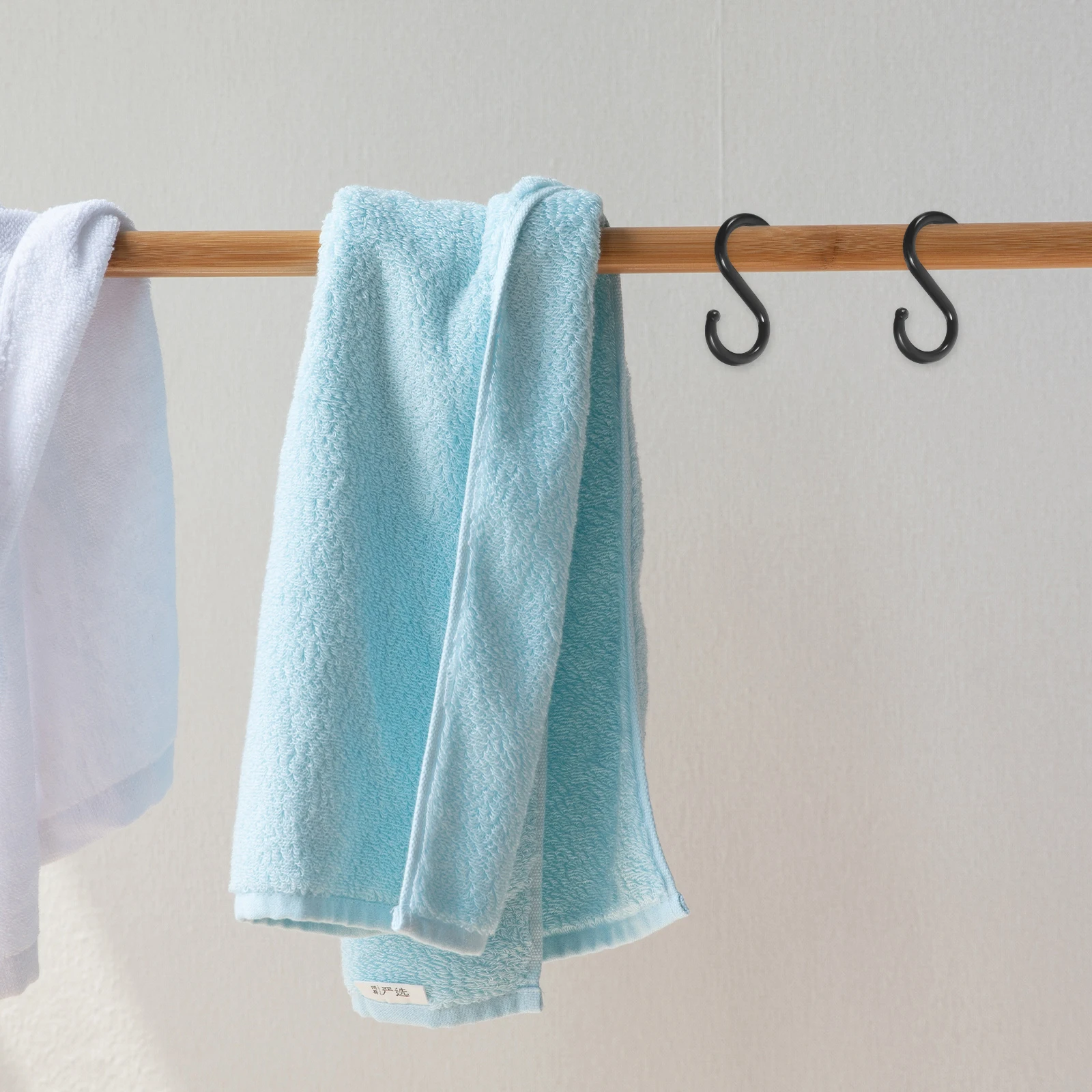 

100pcs S-Hooks Plastic Home Organization Tool For Clothes Hats Bags Wardrobe Kitchen Bathroom Storage Multi-Purpose