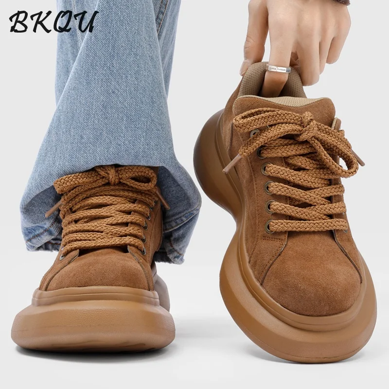 

BKQU 2026 New Spring Sporty Casual Retro Patent Leather Sneaker Thick Sole Heightened Versatile Men's Shoes