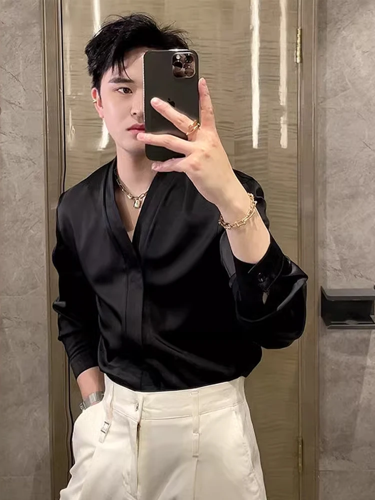 

Briti Sle Ice Silk Long Sve Bla V-Ne irt Men's Faionable Design High-End Feeling Stand Fit Youthful Summer ...
