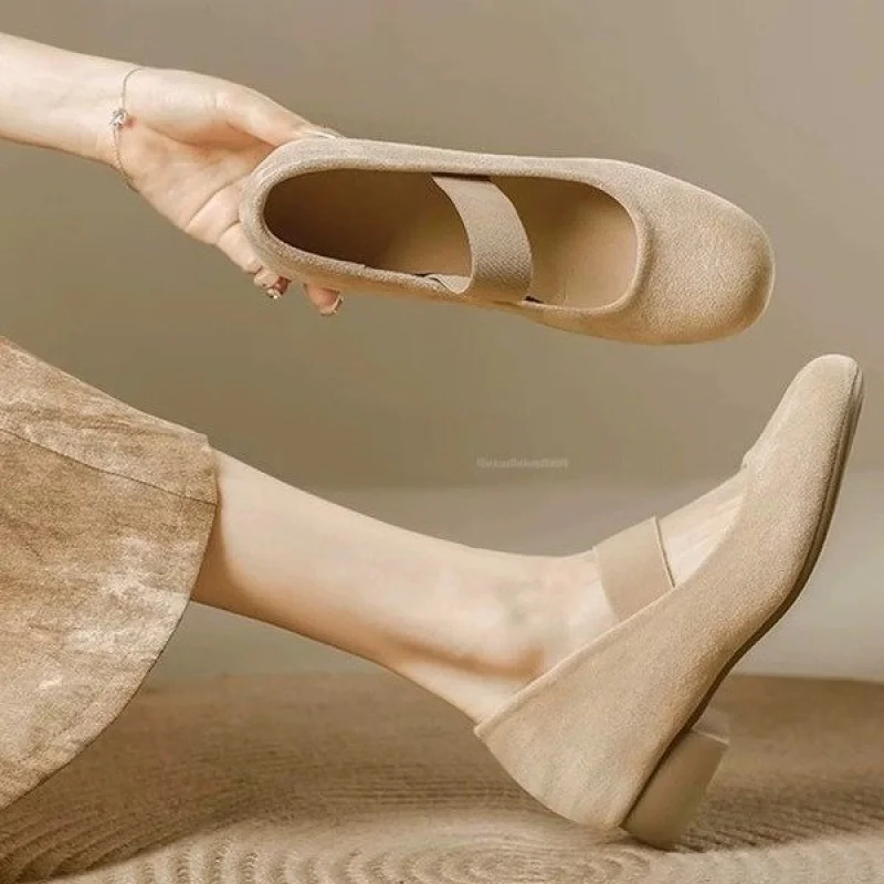 

Vintage French-style chunky heel shallow single shoes for women2026New Spring and Autumn Versatile Height-Increasing Soft-Soled