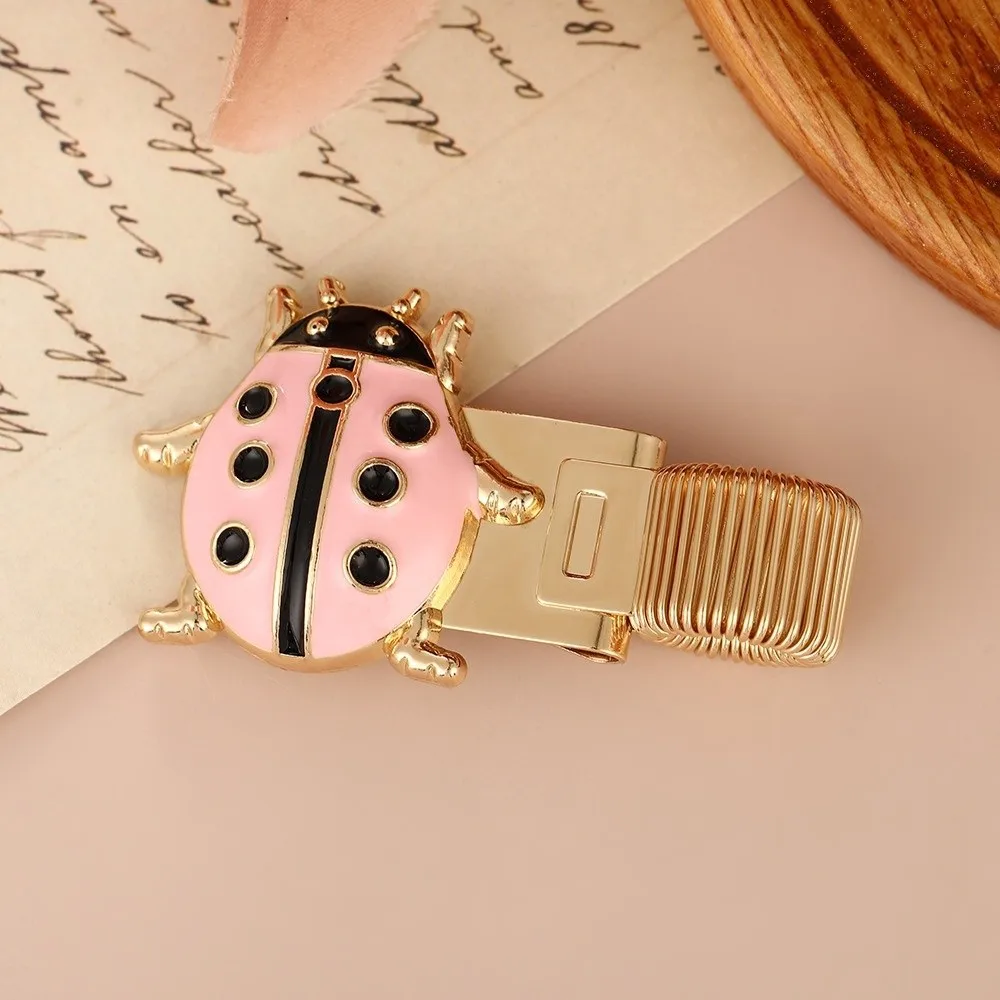 

Metal Ladybug Pen Holder Bookmark with Enamel Coating Spring Pen Clips Fixed Stationery Useful Pen Loop Holder