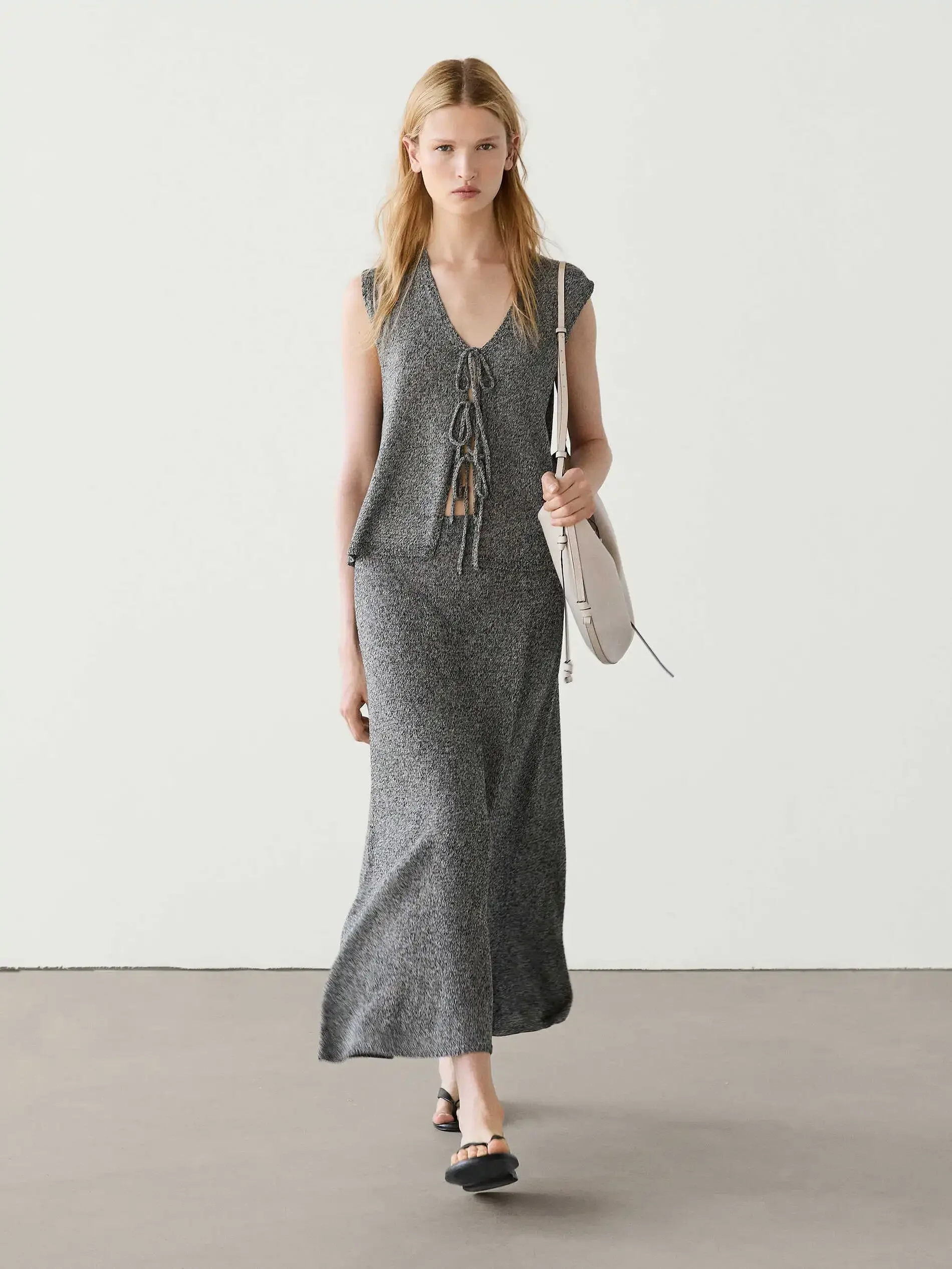 

Ethereal costume 2025 massidutti spring new style of Women's casual fashion French grey knot knit vest sleeveless cardigan