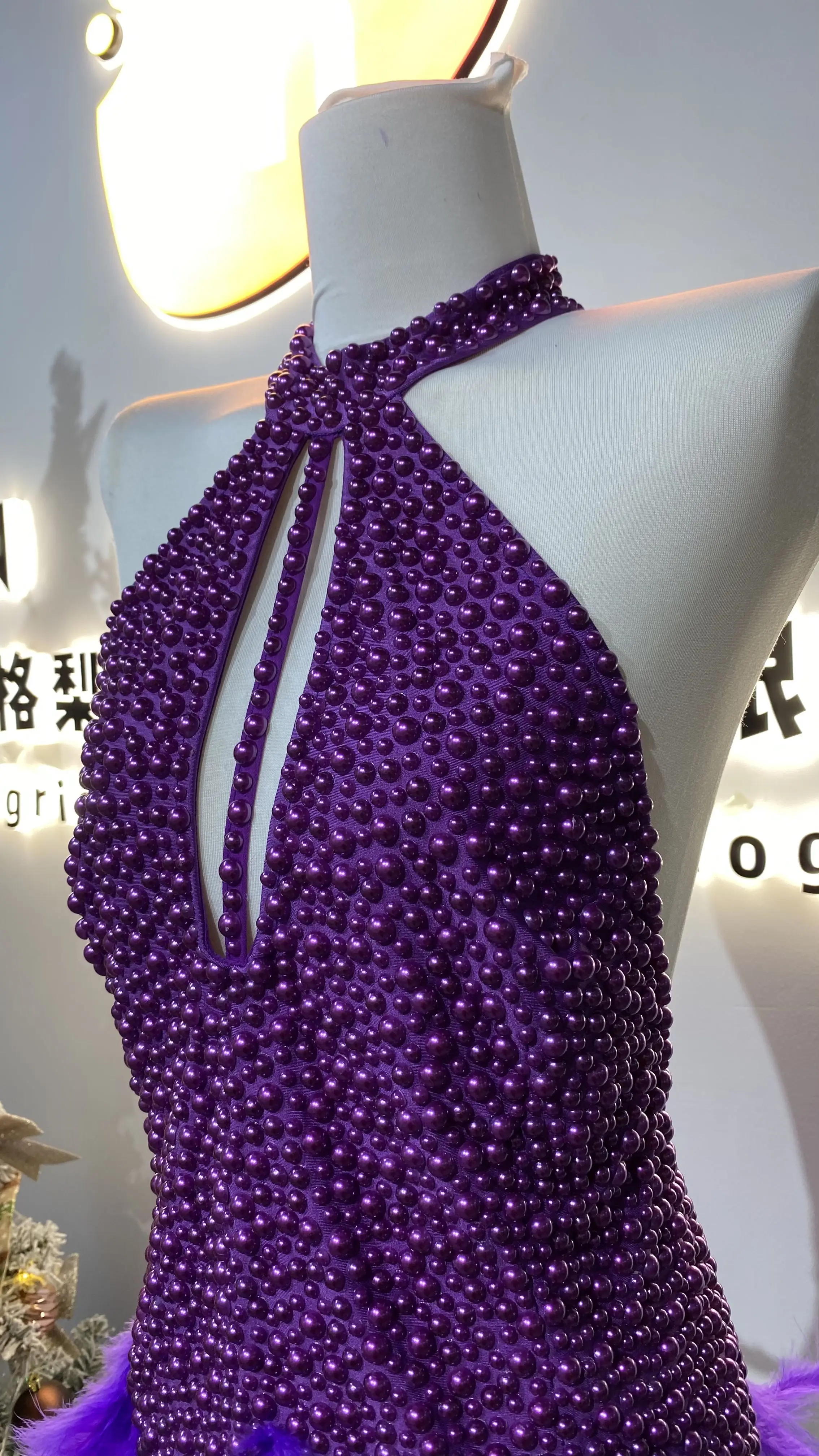 2025 New Arrival Backless Hollow Sexy Pearl Ball Gown Elegant Evening Performance Dress with Feathers-GZMM207