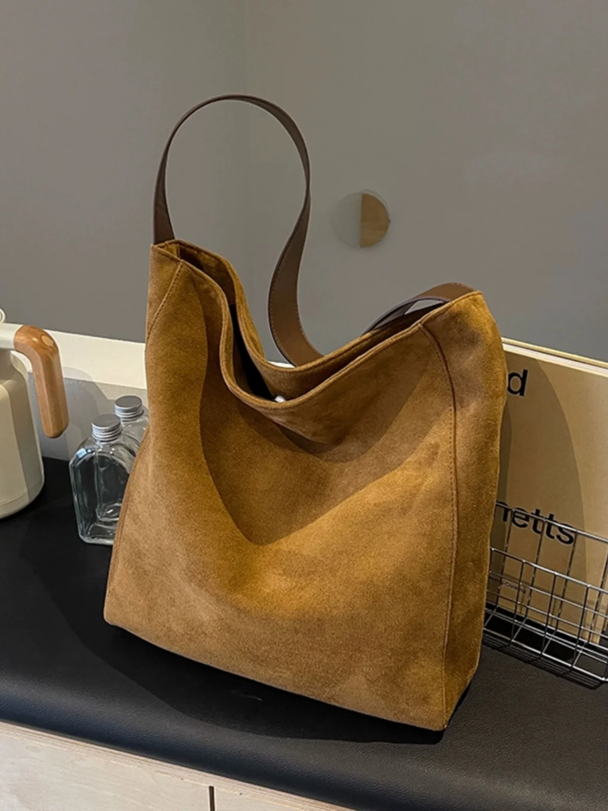 Soft Suede Work Bag Simple Large Capacity Bag Women 2024 New Fashion Shoulder Bag Popular Bucket Bag