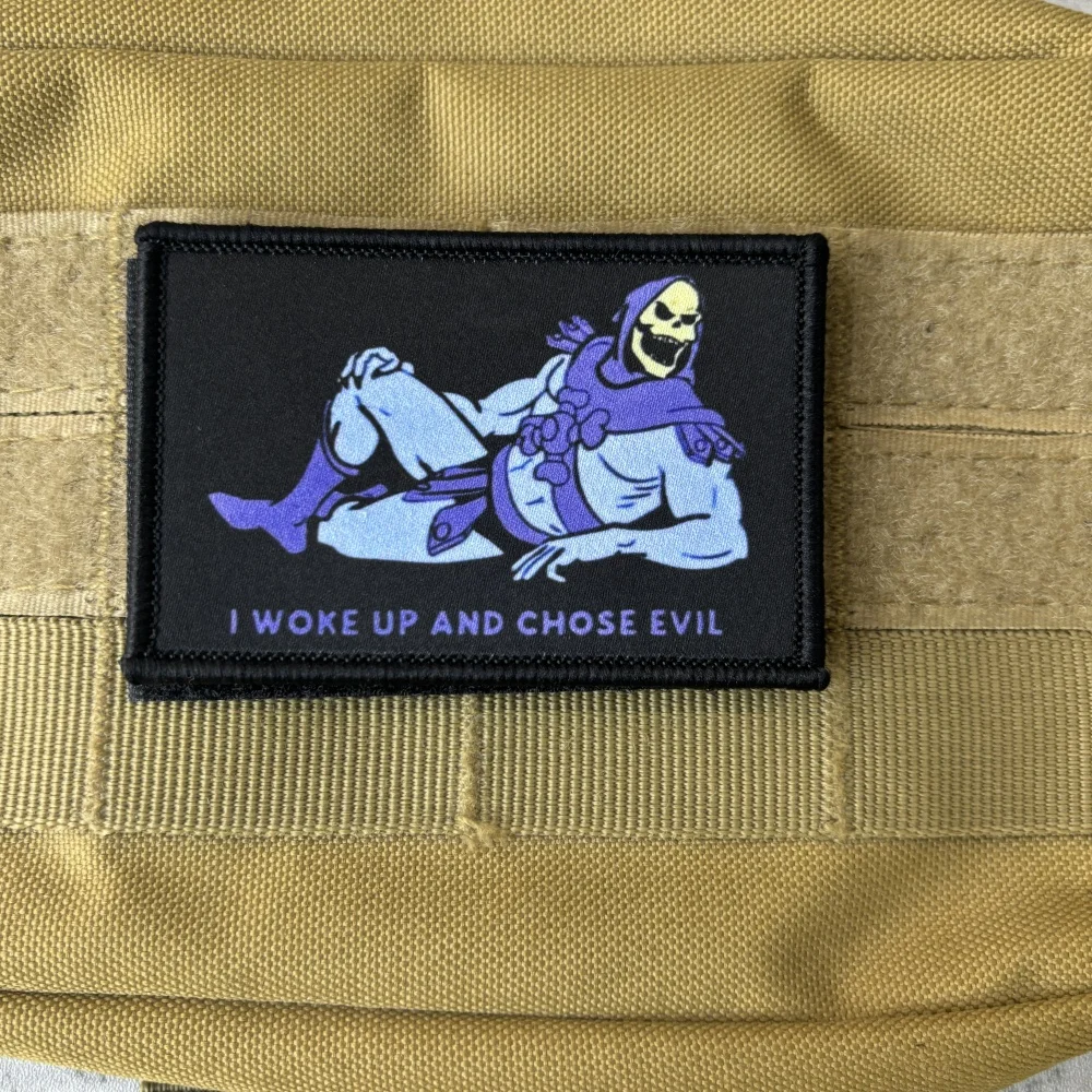 나는 일어나서 옷에 악마 전술 패치를 선택했습니다. 데 - Urban Backpack Tactical 리뷰 및 가격