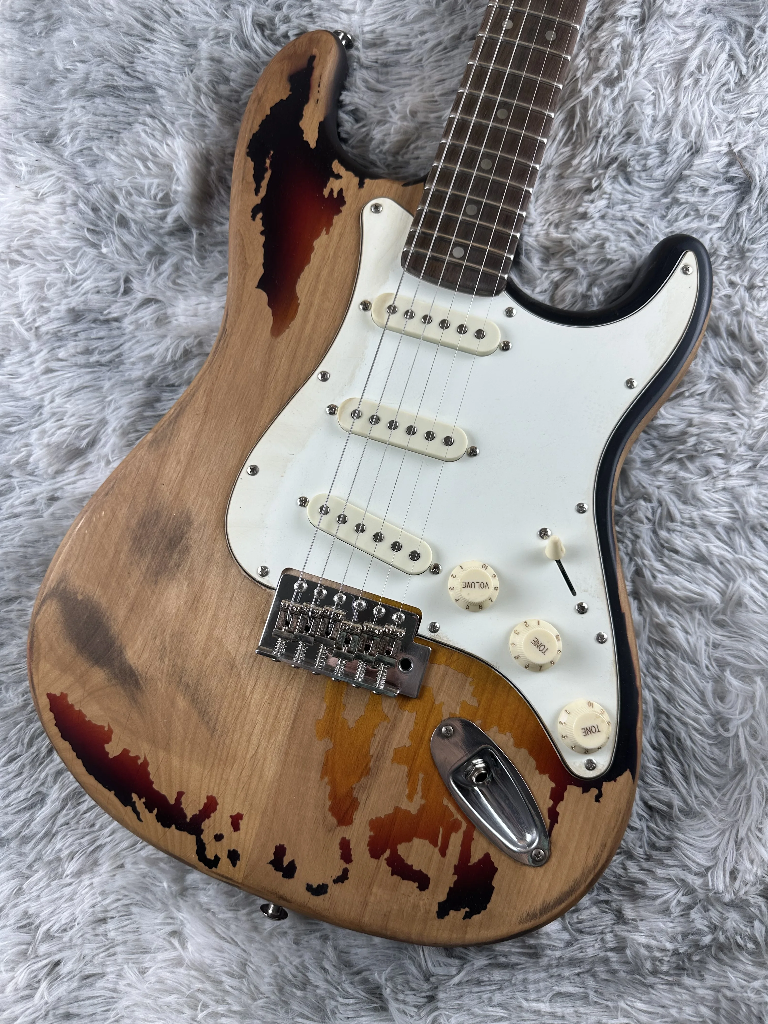 Made old electric guitar, imported alder body, gold accessories, handwritten signature, in stock, lightning free shipping