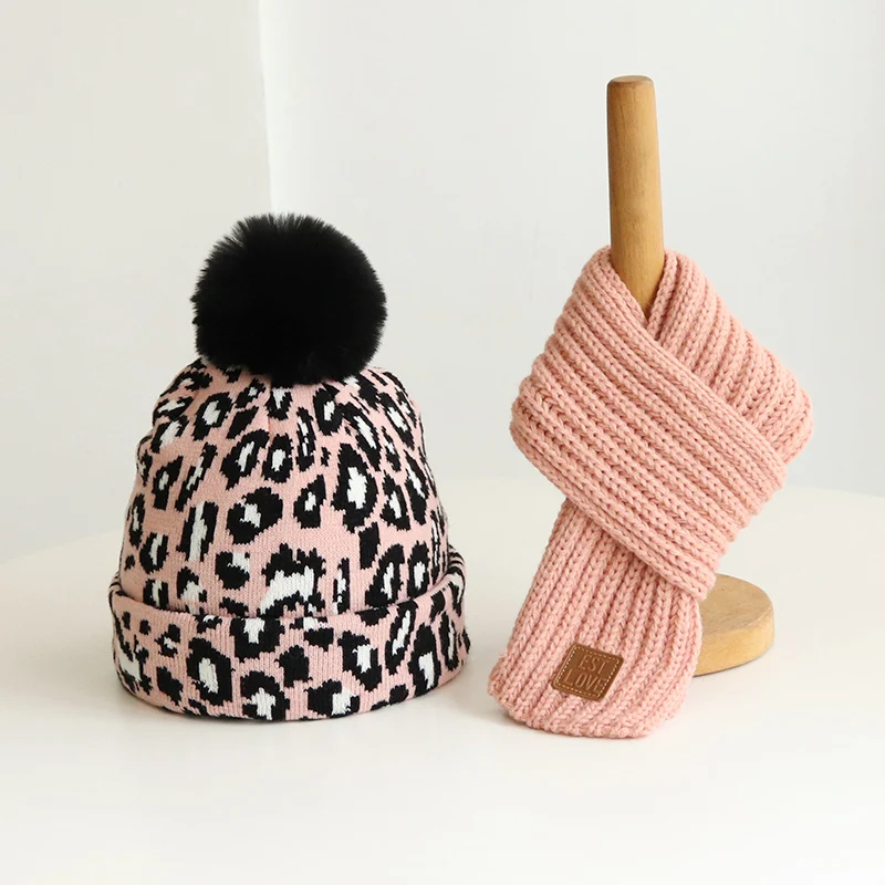 Autumn and winter children\'s hat and scarf suits boys and girls baby hat leopard print style knit hat thickened girl hat trend