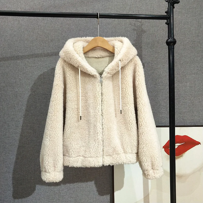 

2023 Fall and Winter Short Hooded Sheep Shearling Fur Coat Female 100% Lamb Wool Warm Jacket PT378