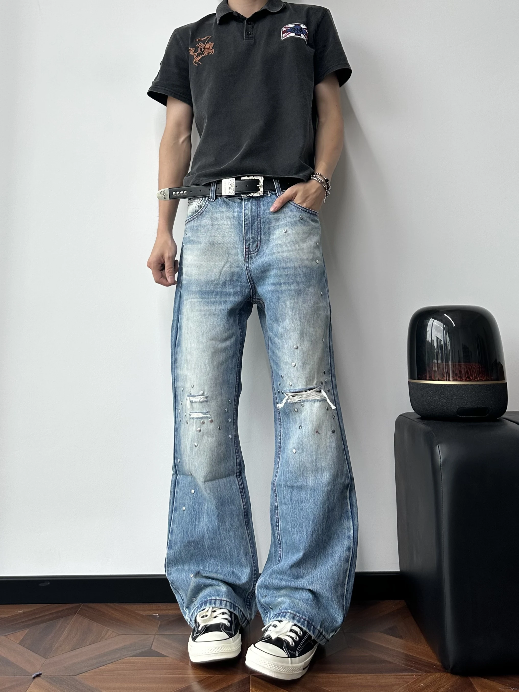 Jeans Retrô Americano com Efeito Desgastado e Furos, Perna Reta, Solto, Unissex, Calça Longa, Jeans de Denim com Estampa de G...