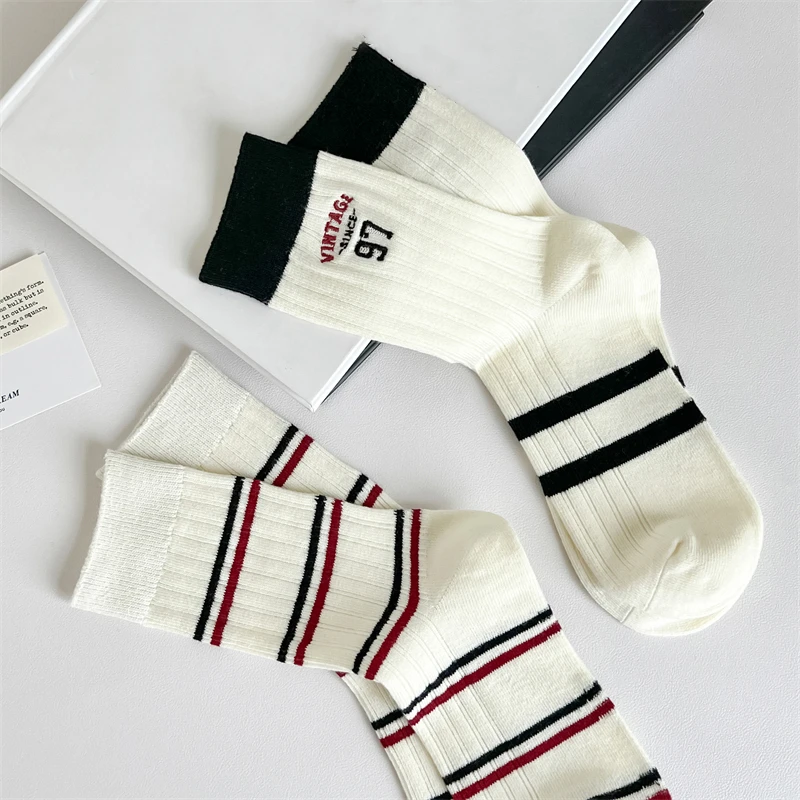 Fashion Socks For Women New Autumn Casual Breathable Striped Socks Mixed-Color Embroidery Girls Crew Socks High Quality Trends