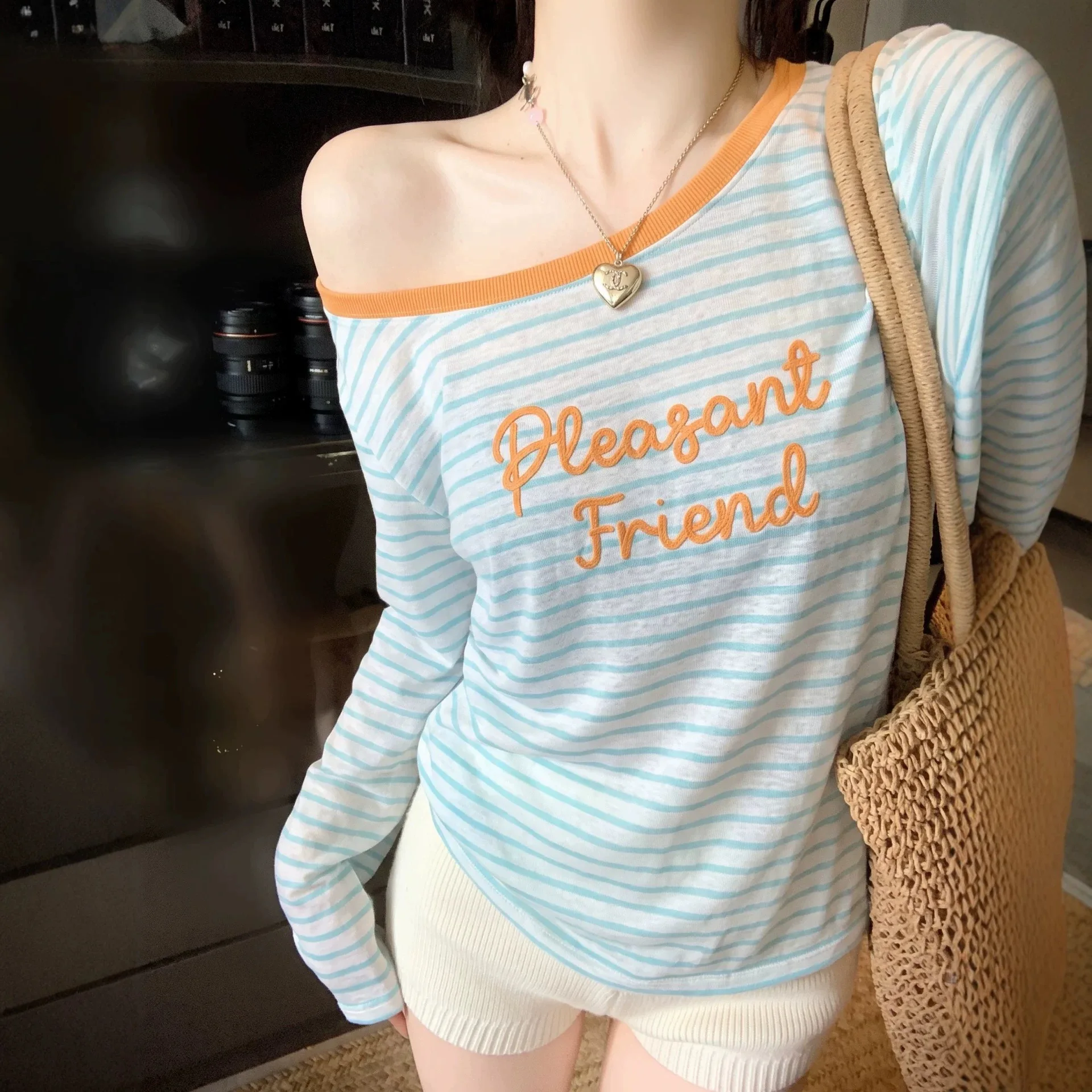 Striped Letters Print Loose T-shirts Women Embroidery Long Sleeve Tops Long Sleeve Winter Tees Shirts Cheap Clothes Woman Tshirt