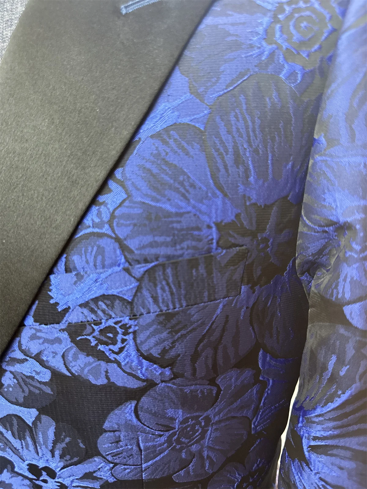 ロイヤルブルー ジャカードジャケット ブラックパンツ 2点セット メンズスーツセット スリムフィット フォーマル 結婚式 新郎スーツ ビジネスカジュアル 男性服