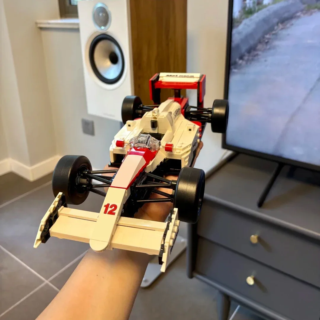 Heiße Angebote 693-teiliger MOC Sena Racing Mp4 Nigel Mansell Mechanische Gruppe Bausteine Kreative Steine Weihnachtsgeschenke für Erwachsene – Detail 4