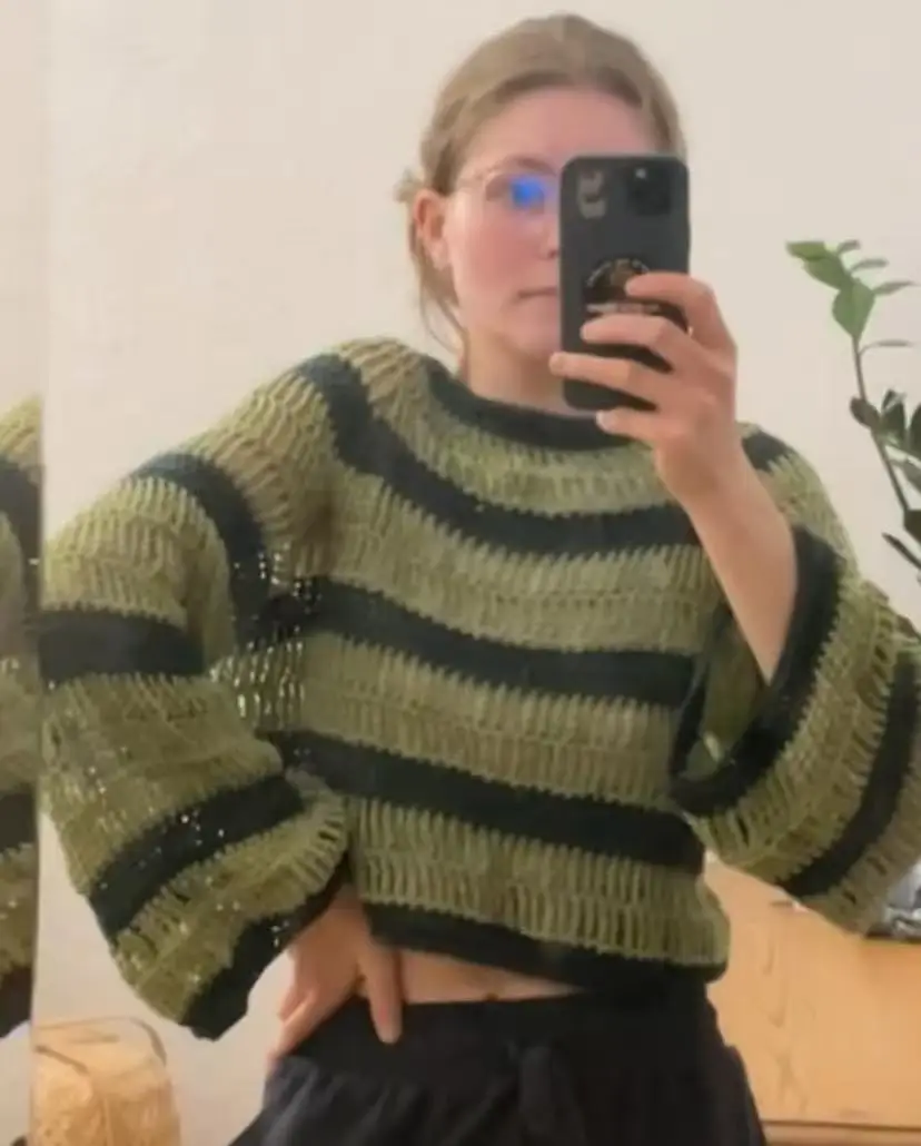 

New fashionable and versatile striped knitted top for women, loose and thin casual hollow out cover, Korean version