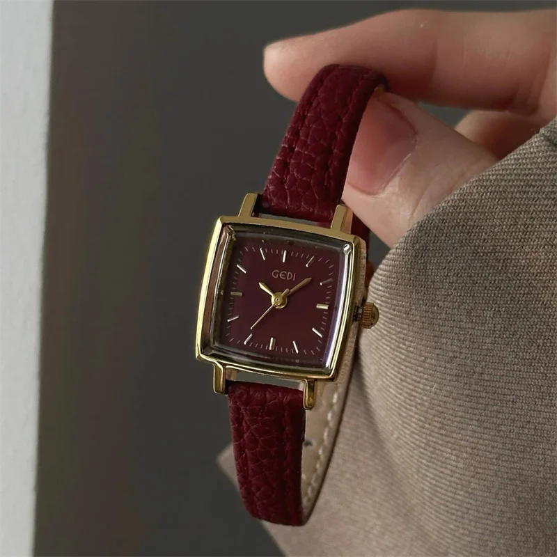 Square Watch Women Retro High-End Fashion Quartz Ladies Watch Light Luxury Elegant Vintage Minimalist Leather Strap Casual Daily