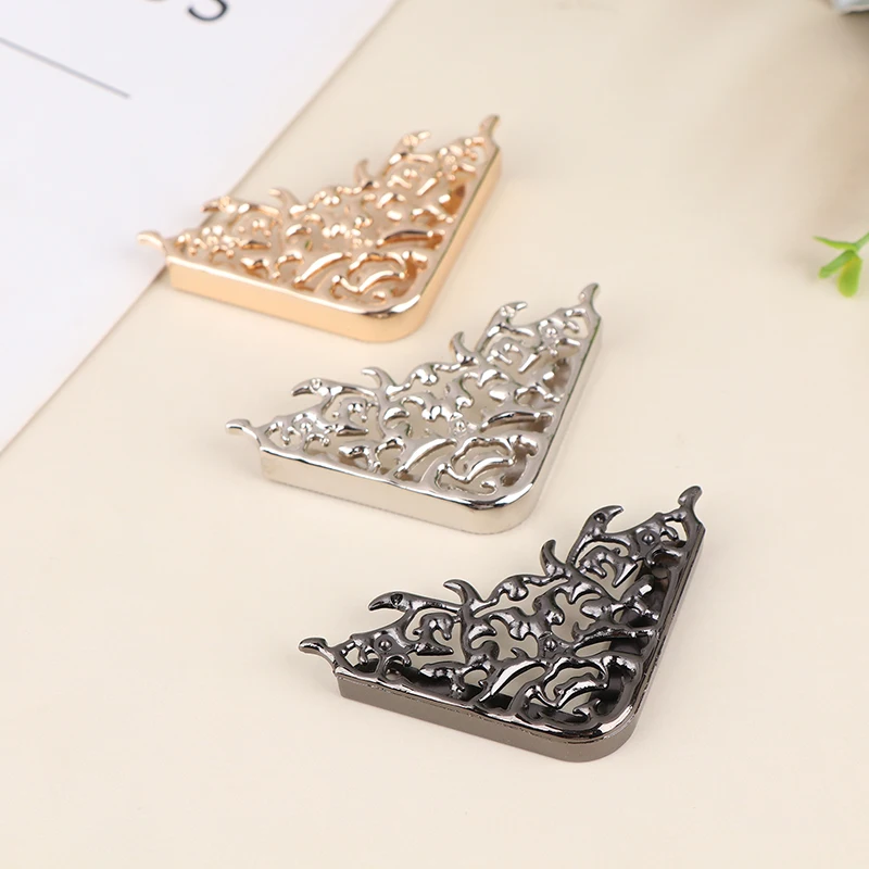 Metal Bags Corner Protectors With 2 Screws Handbags Clip Edges Hollow Fixed Decorative Buckle DIY Hardware Accessories