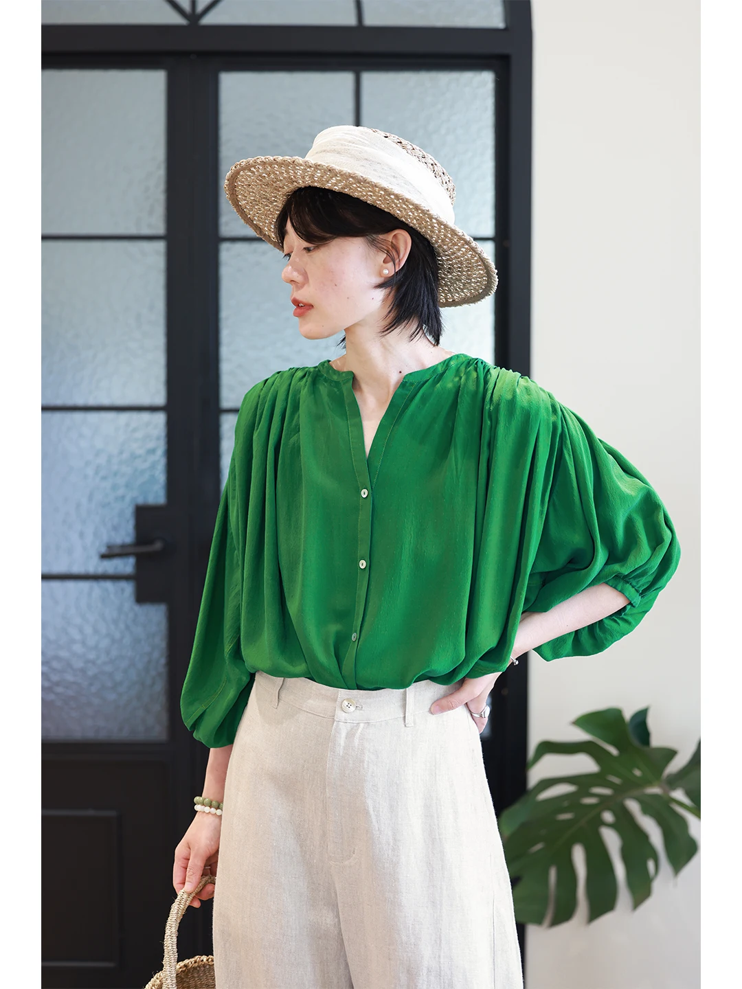

Silk Women's irt Lantern Sve Loose Fit round Ne Button Detail Traditional Embroidery Casual Summer Top