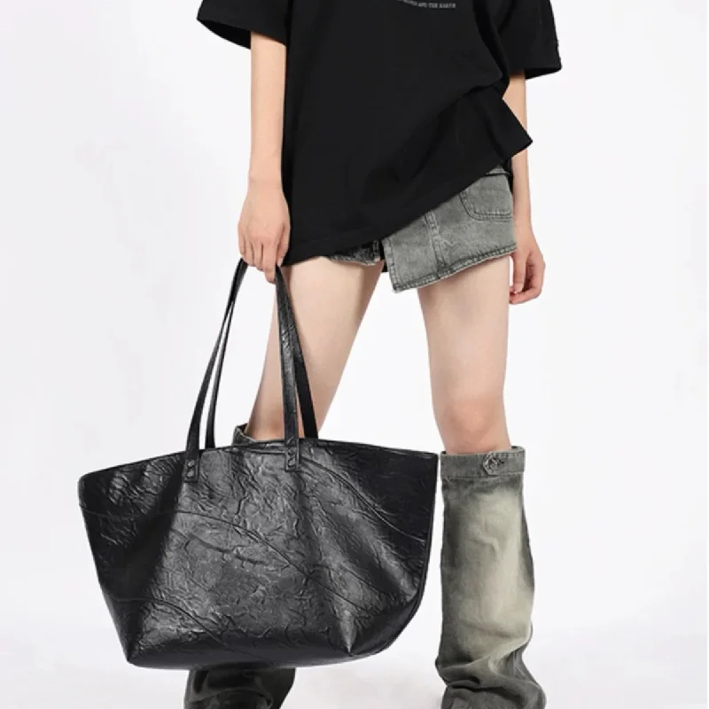 

2026 Spring/Summer New Korean Style Ins High-End Cracked Texture Large Capacity Versatile Tote Shoulder Bag