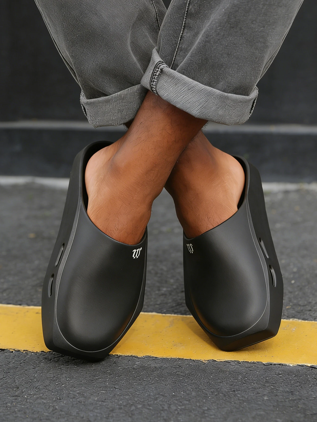 

Men's New Vintage Style Solid Color Casual Slip-On Shoes for Teenagers, Thick-Soled Square-Toe Splash-Proof Eva One-Piece Flat Clogs, Fishing Shoes