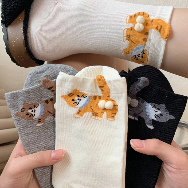 1/5 Paar Damen Cartoon Niedliche Katzensocken mit 3D-Katzen-Ei-Bällen, weiche, atmungsaktive Mid-Tube-Socken, Katzenliebhaber-Geschenk, Neuheitengeschenk, Paarsocken