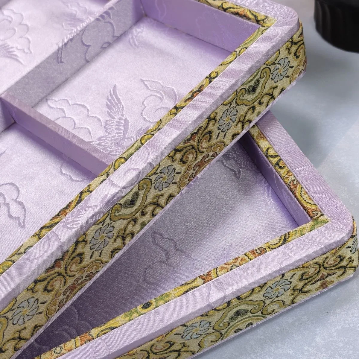 Oriental Brocade Purple Viewing Dish, Antique Bangle & Hand String Display, China-Chic Jewelry Storage Tray for Boutique