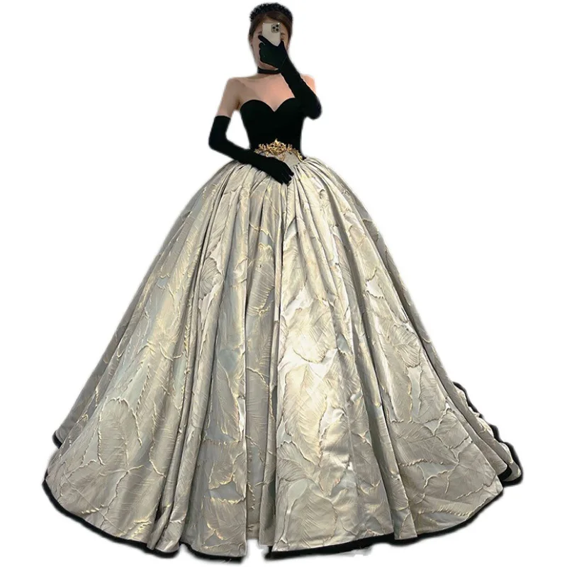 2025 Nuovo casual elegante abito da sera in velluto moda colletto a cuore sposa banchetto di nozze affascinante principessa abiti abito da ballo