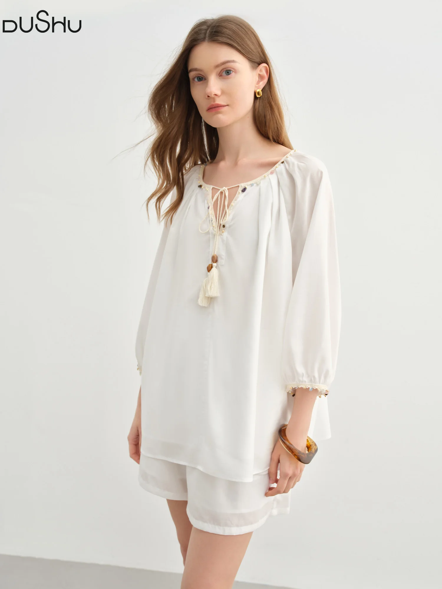

DUSHU Minimalism Style Fashion Set Lyocell Elegant Temperament Top Shorts 2025 Summer New Two-piece Set 25DS82645+25DS82647