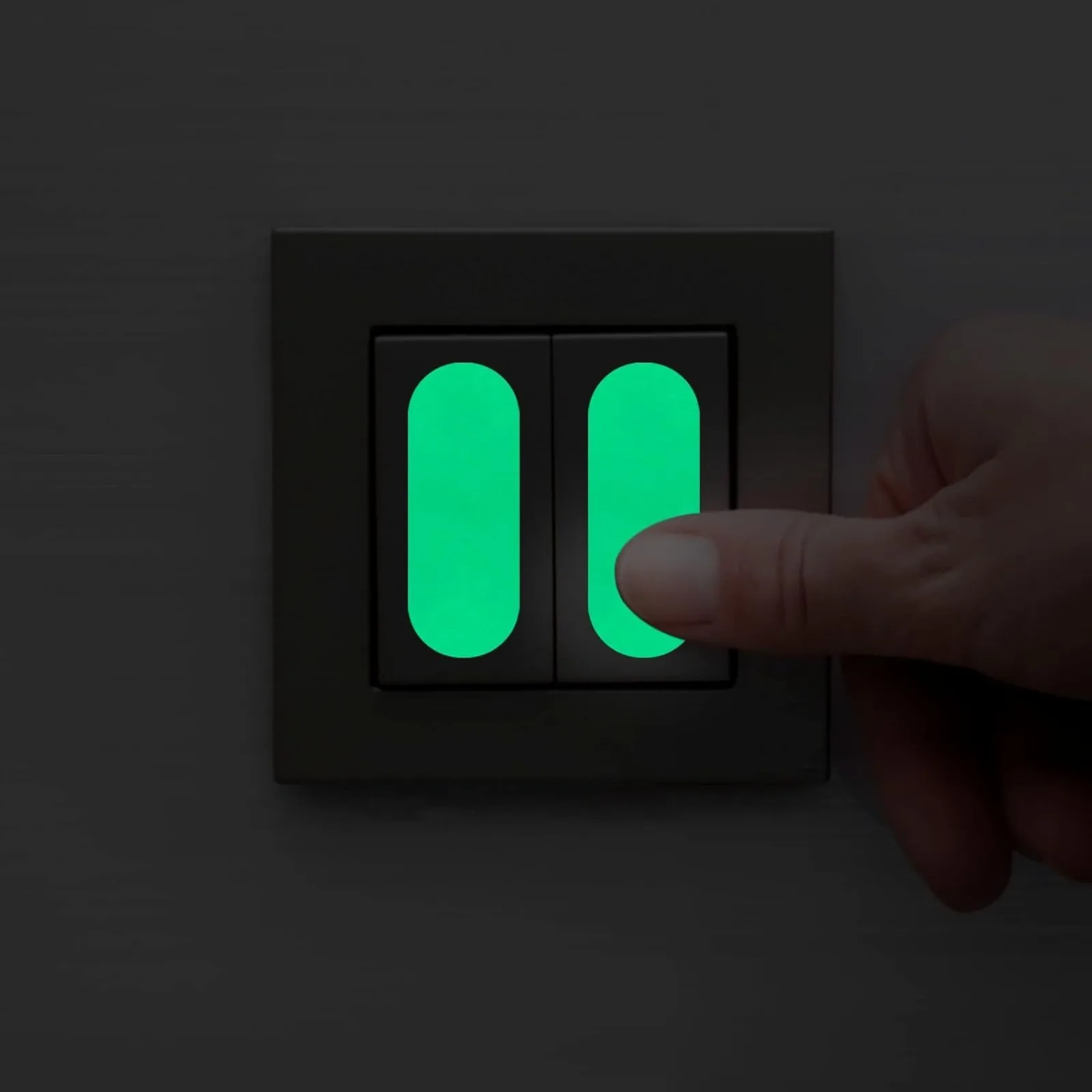 10 pieces of luminous stickers - reusable, suitable for switches, exit signs, walls, stairs, motorcycles - green luminous safety