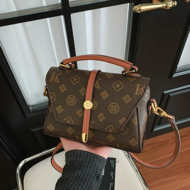 Vintage Leather Diaper Bag Trendy Crossbody Handbag For Women Luxury Casual Style With Letter Logo Elegant Commuter Purse