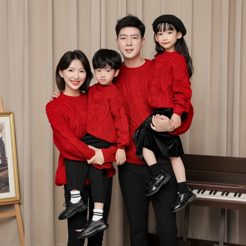 Christmas Family Matching Outfits Family Look Mother Son Daughter Mommy and Dad Clothes New Year Family Clothing Sweaters